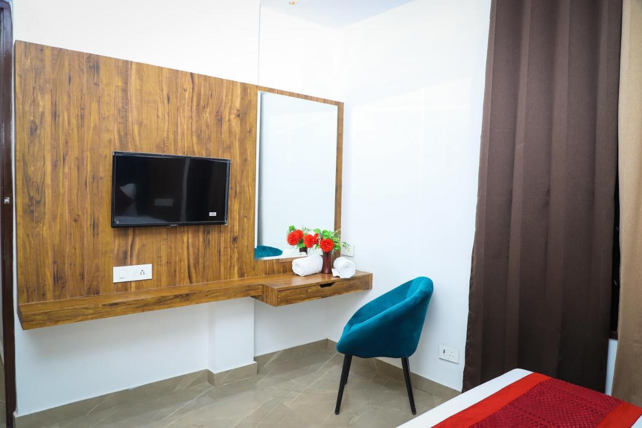 Hotel Dream Town By Cozy Hotels & Resorts Amritsar Exterior foto