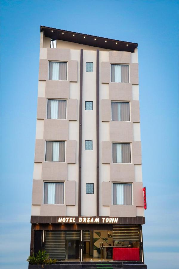 Hotel Dream Town By Cozy Hotels & Resorts Amritsar Exterior foto